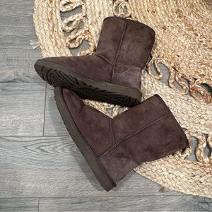 UGG | Mid-Calf Chocolate Brown Boots